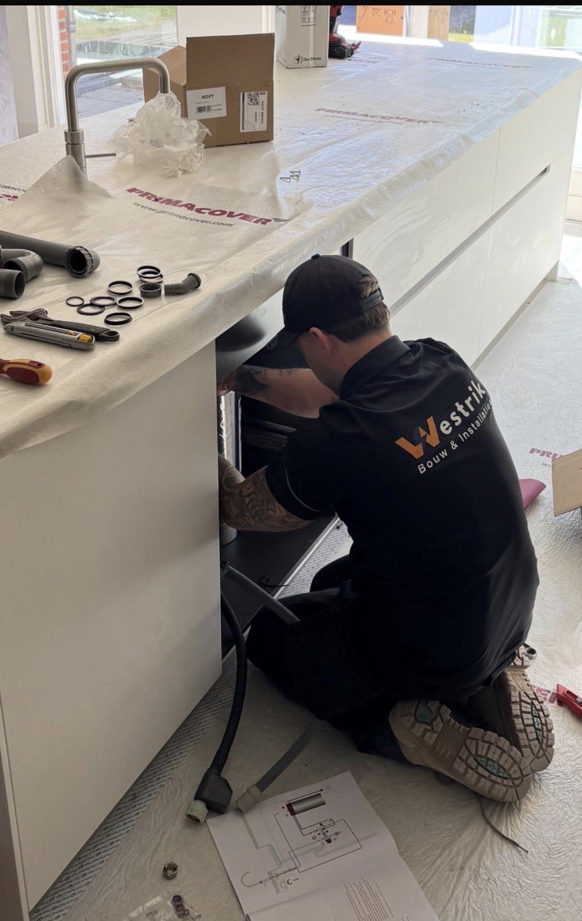 Keuken aangesloten volgens de norm